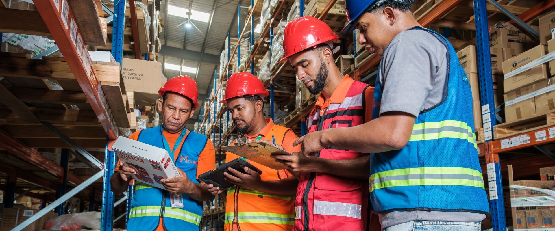 Slideshow - Más de 550 colaboradores